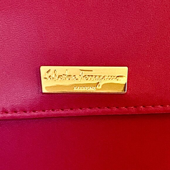 Salvatore Ferragamo Makeup Cosmetics Bag Fuscia Vegan Leather Snap Close Pockets - Picture 2 of 9